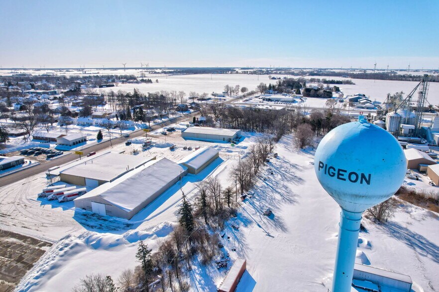 More Photos Of 57 N Caseville Rd, Pigeon Freestanding For Sale