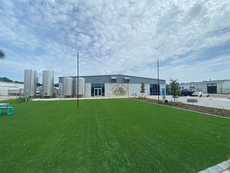 More Photos Of 2650 Jewett Ln, Sanford Manufacturing For Lease