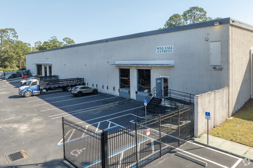 More Photos Of 8051 Bayberry Rd, Jacksonville Warehouse For Sale