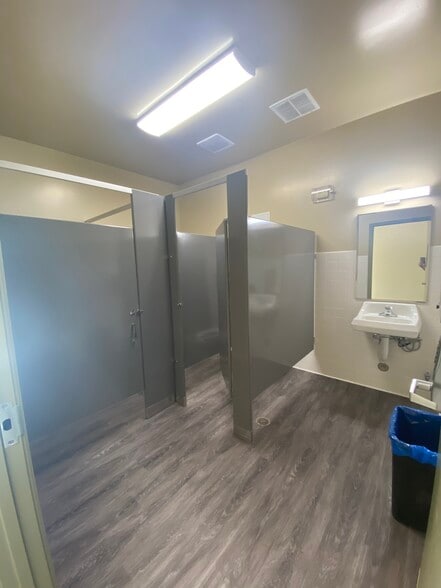 More Photos Of 1350 W Robinhood Dr, Stockton Office For Sale