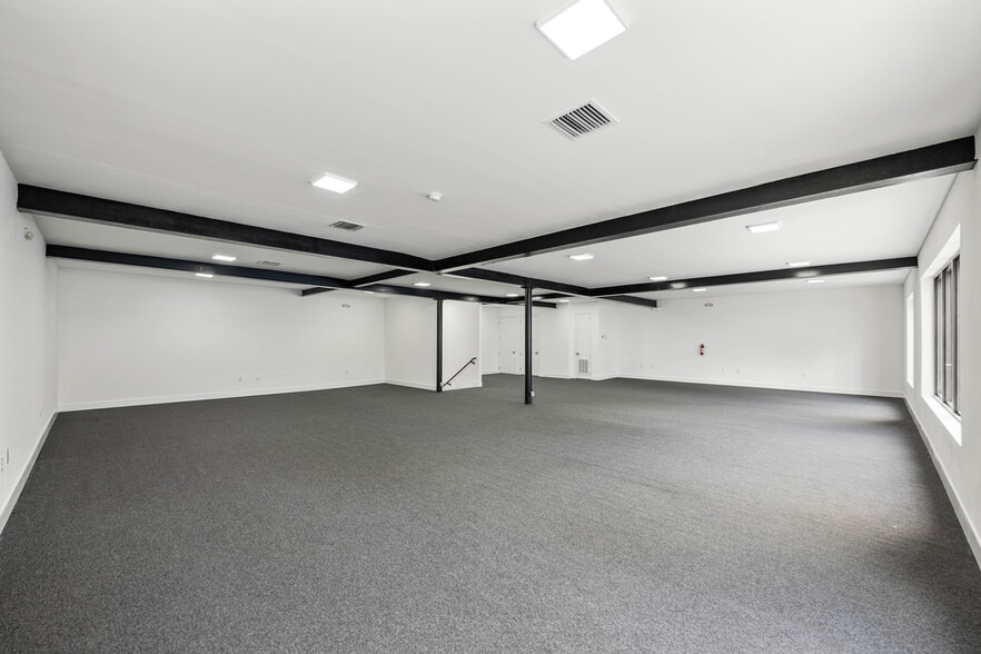 More Photos Of 129 N Miami Ave, Miami Restaurant For Lease