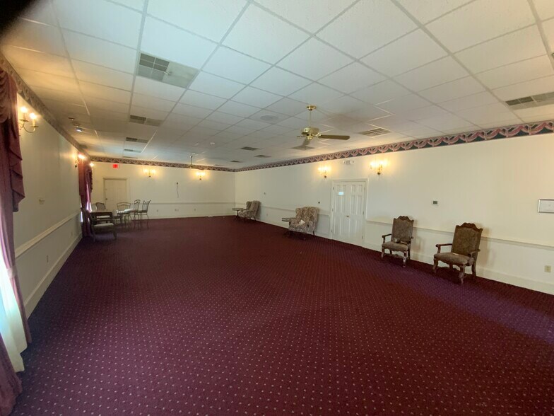 More Photos Of 401 W Cumberland St, Dunn Funeral Home For Sale