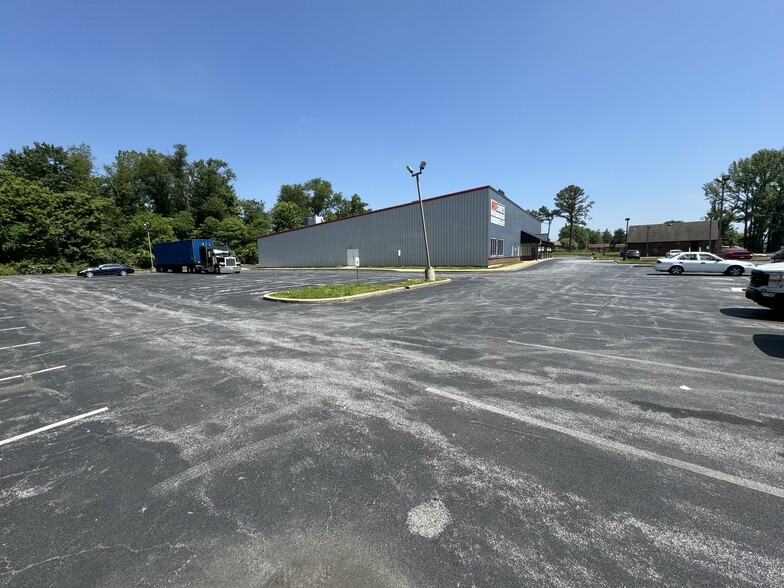 More Photos Of 835 Pulaski Hwy, Bear Health Club For Sale