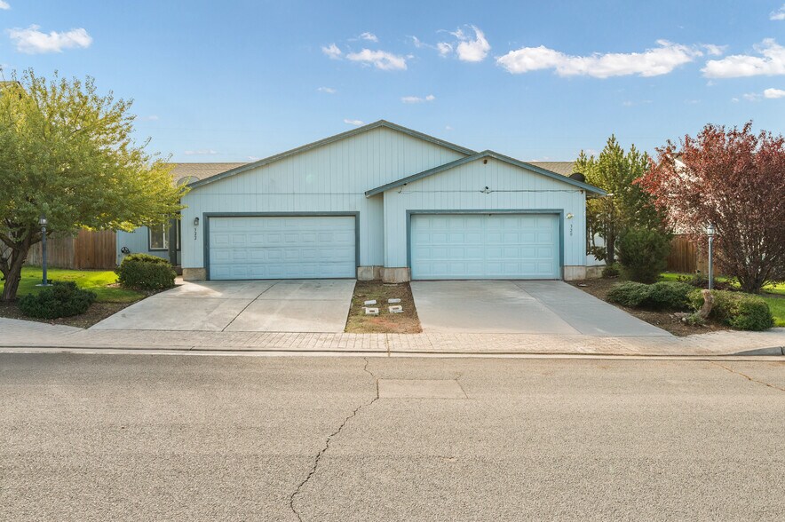 More Photos Of 888 SE Kierra Pl, Madras Apartments For Sale