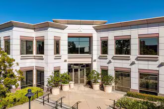 More Photos Of 980-982 W Coast Hwy, Newport Beach Loft Creative Space For Lease