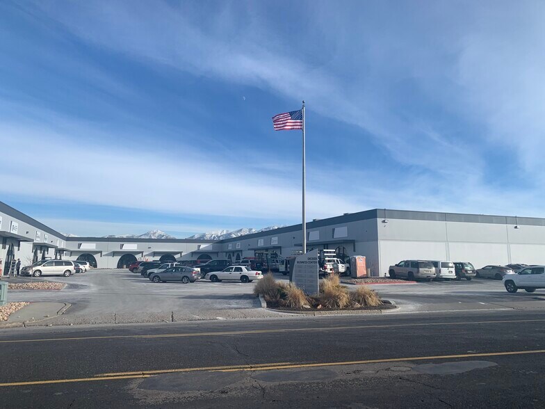 More Photos Of 2319-2351 S Decker Lake Blvd, Salt Lake City Warehouse For Lease