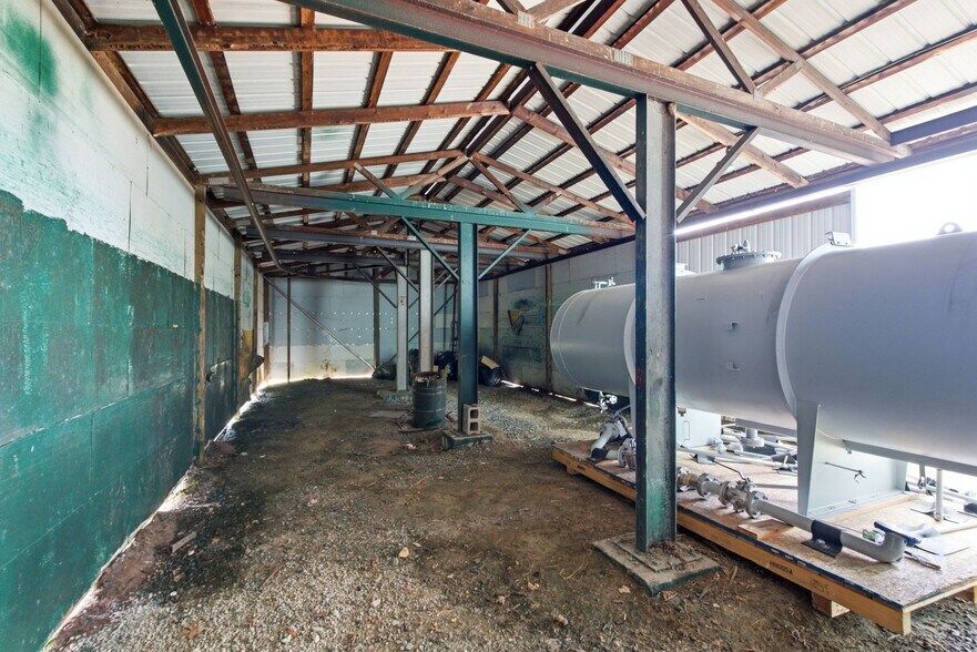 More Photos Of 7624 Liberty Rd, Columbia Manufacturing For Sale