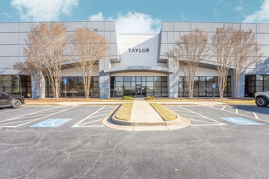 More Photos Of 750 Maxham Rd, Lithia Springs Warehouse For Lease