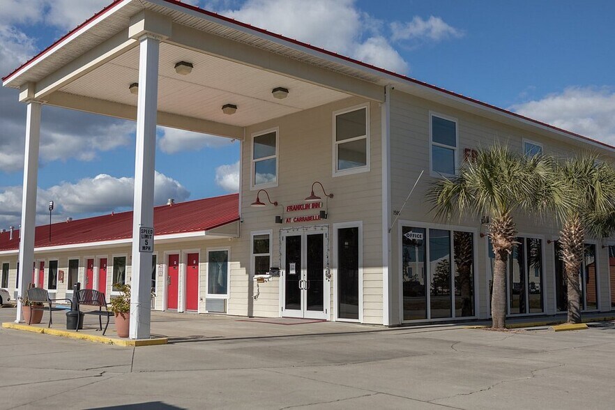 Primary Photo Of 1589 Highway 98 W, Carrabelle Hotel For Sale