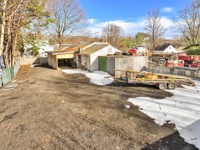 More Photos Of 28 Dunn Ave, Stamford Land For Lease