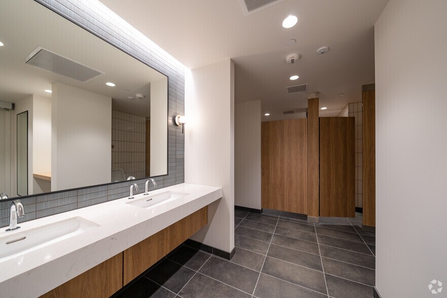 More Photos Of 201 Third St, San Francisco Office For Lease