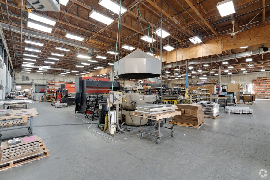 More Photos Of 1880 SW Merlo Dr, Beaverton Warehouse For Lease