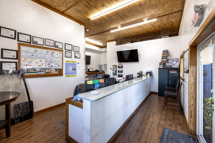 More Photos Of 90400 Overseas Hwy, Tavernier Marina For Sale