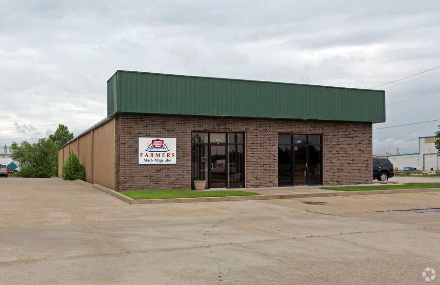 More Photos Of 901-905 S 9th St, Broken Arrow Unknown For Lease