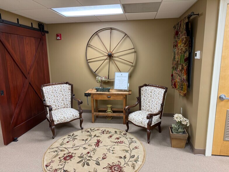 More Photos Of 30 Man Mar Dr, Plainville Office For Lease