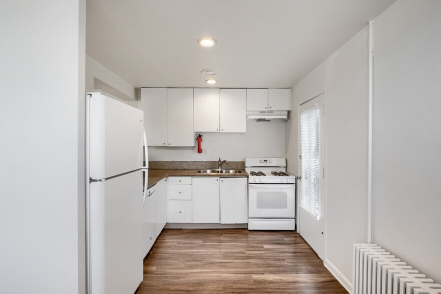 More Photos Of 493-495 Fulton St, Aurora Apartments For Sale