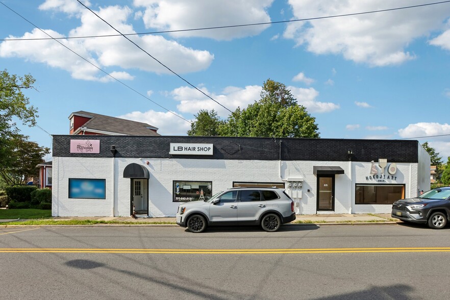 Primary Photo Of 825-829 Rt-5, Ridgefield General Retail For Lease