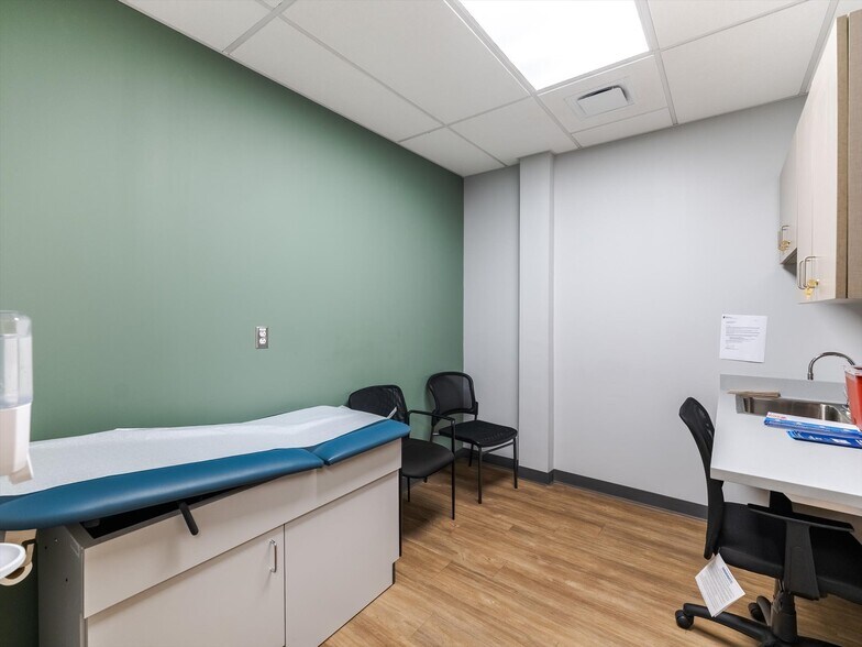 More Photos Of 520 W Roosevelt Blvd, Philadelphia Medical For Sale