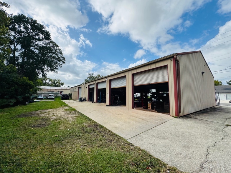 More Photos Of 2890 Edison Ave, Jacksonville Warehouse For Sale
