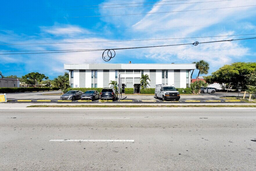 More Photos Of 1900 N University Dr, Pembroke Pines Office For Lease