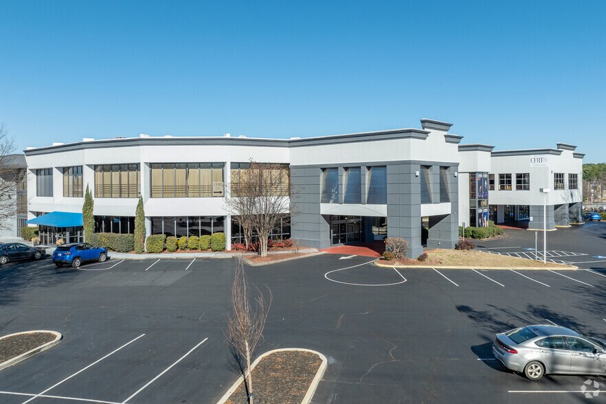 Primary Photo Of 1707 Owen Dr, Fayetteville Apartments For Lease