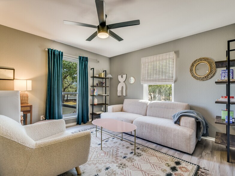 More Photos Of 2111 W Slaughter Ln, Austin Office For Sale