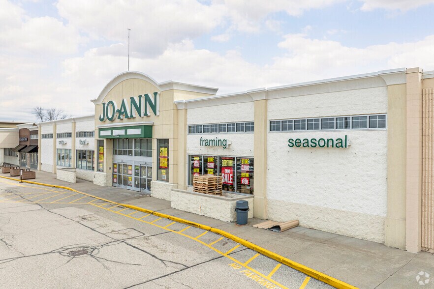 Primary Photo Of 6741 Odana Rd, Madison Freestanding For Lease