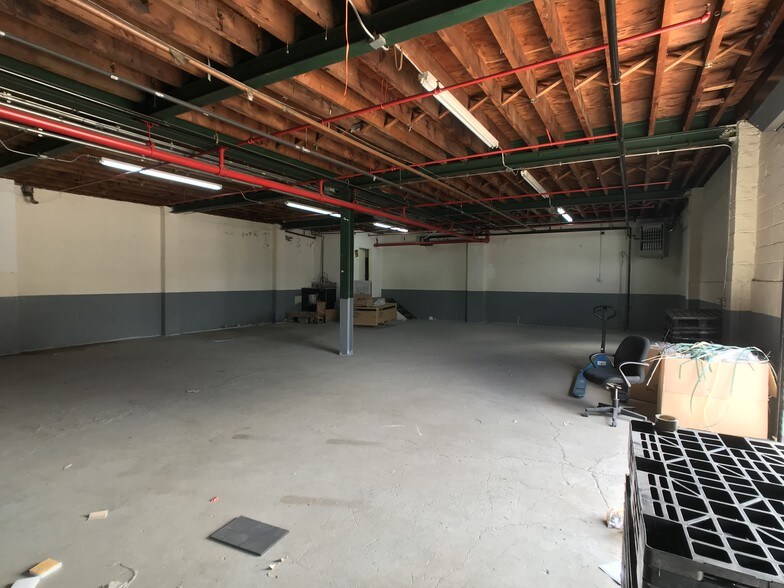 More Photos Of 386 3rd Ave, Brooklyn Warehouse For Lease