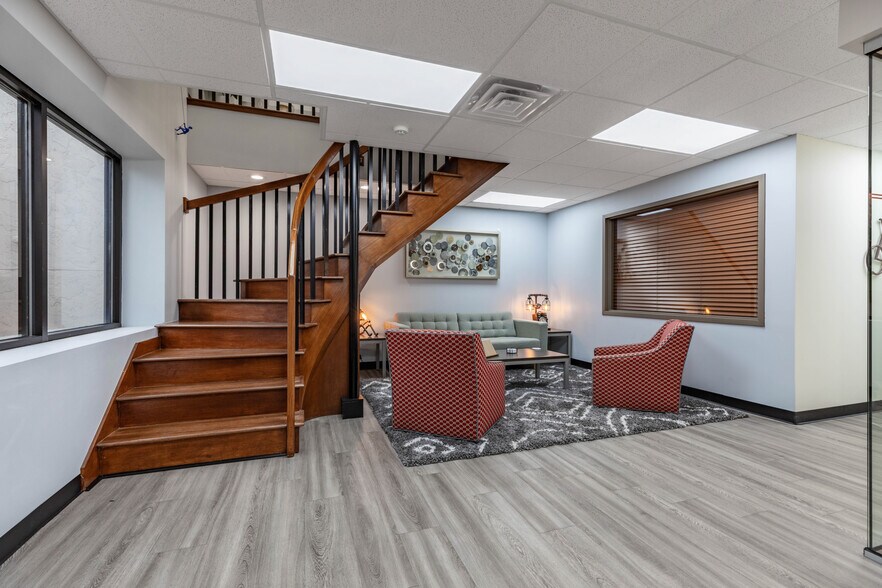 More Photos Of 7501-7509 Murdoch Ave, Saint Louis Coworking Space