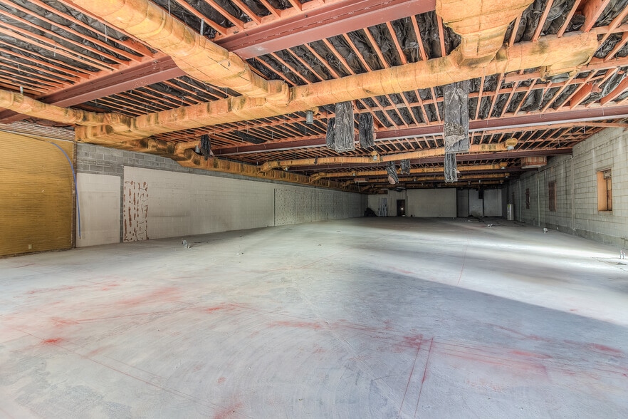 Primary Photo Of 101 N 3rd St, Yakima Freestanding For Sale