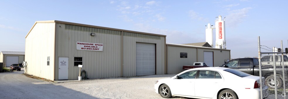 More Photos Of 9717 Industrial Rd, Justin Warehouse For Lease