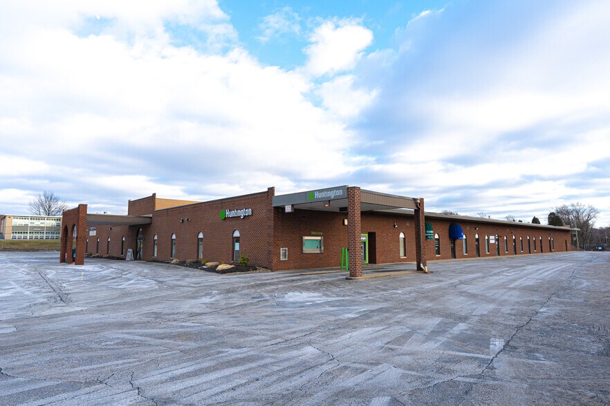More Photos Of 2300 Freeport Rd, New Kensington Office Residential For Lease