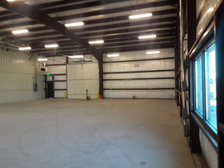 More Photos Of 7363 McClain Pt, Colorado Springs Warehouse For Lease