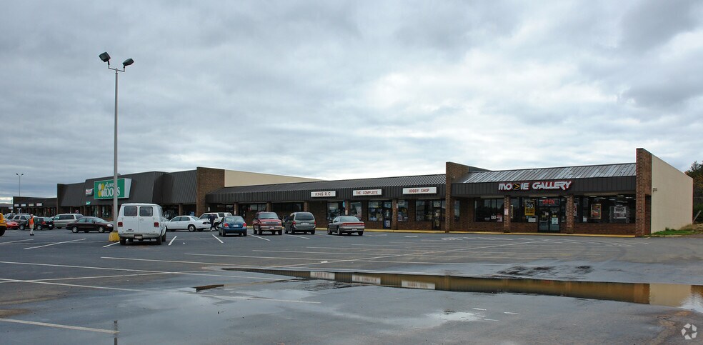 More Photos Of 614 L-614 T S Main St, King Unknown For Lease