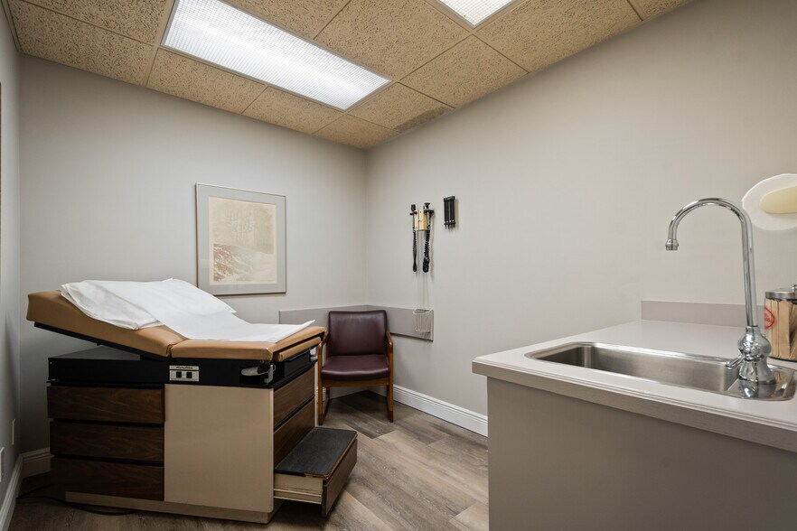 More Photos Of 3027 Aloma Ave, Winter Park Medical For Lease