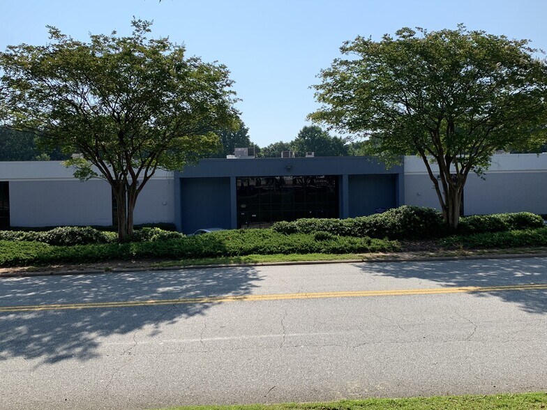More Photos Of 1625 Rock Mountain Blvd, Stone Mountain Distribution For Lease