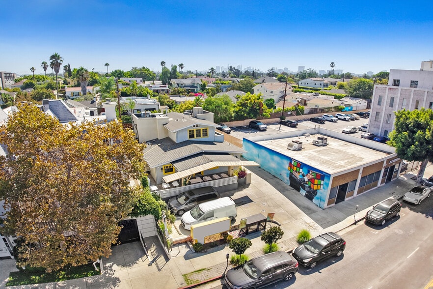More Photos Of 626 N Larchmont Blvd, Los Angeles Restaurant For Lease