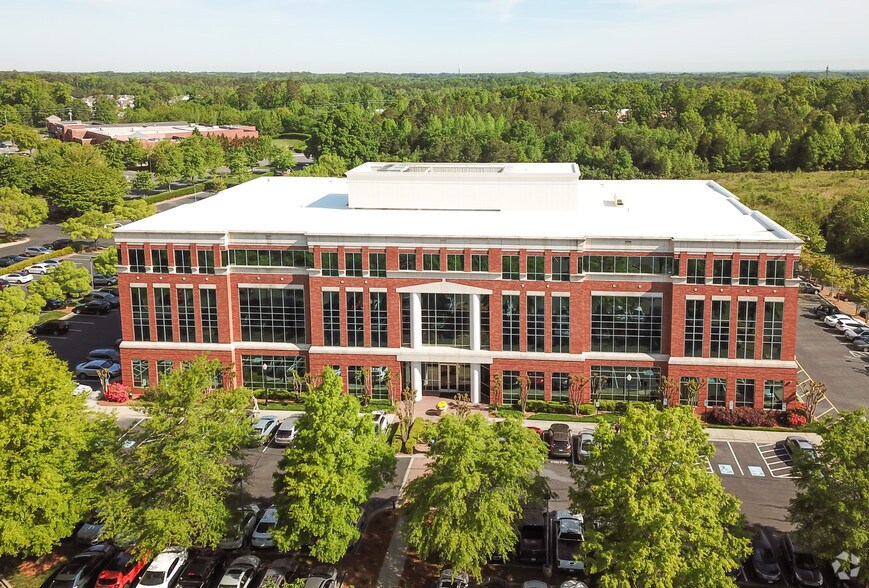 More Photos Of 11020 David Taylor Dr, Charlotte Office For Lease