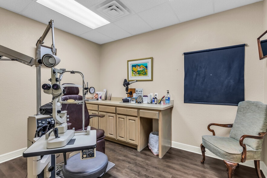 More Photos Of 3108 Midway Rd, Plano Medical For Sale