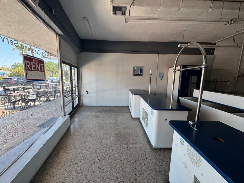 More Photos Of 2652-2660 Hollywood Blvd, Hollywood Freestanding For Lease