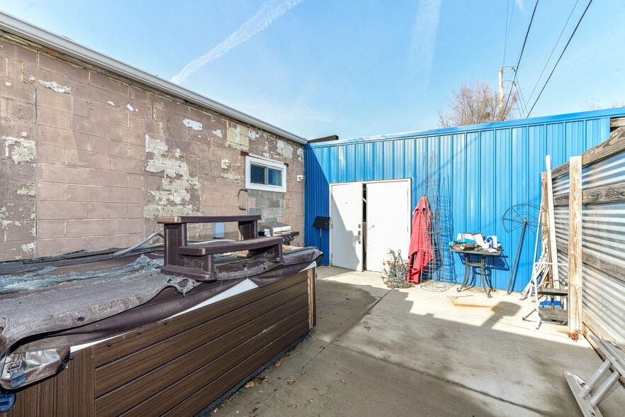 More Photos Of 2421 Central Ave, Indianapolis Office For Sale