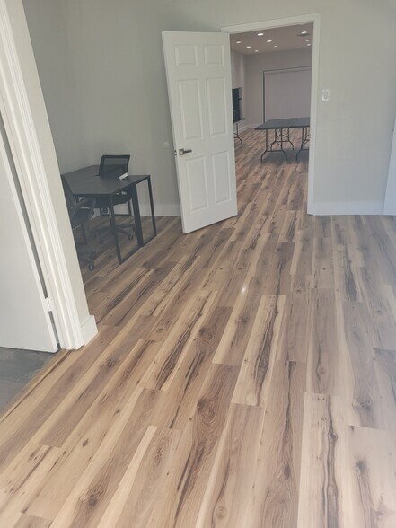 More Photos Of 15220-15236 E Colonial Dr, Orlando Freestanding For Lease