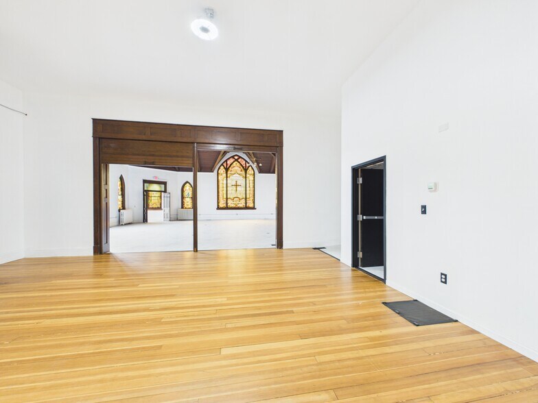 More Photos Of 220 E 6th St, Minden Office Residential For Sale