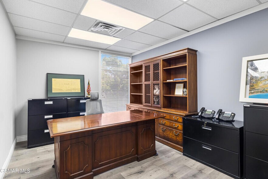 More Photos Of 2505 Canada Blvd, Glendale Office For Lease