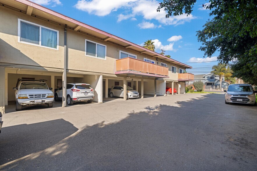 More Photos Of 25039 Cypress Ave, Hayward Apartments For Sale