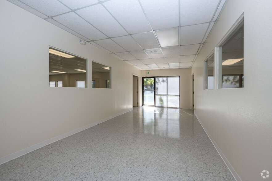 More Photos Of 2700 Yale Blvd SE, Albuquerque Office For Lease