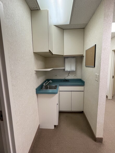 More Photos Of 180 White Rd, Little Silver Medical For Lease