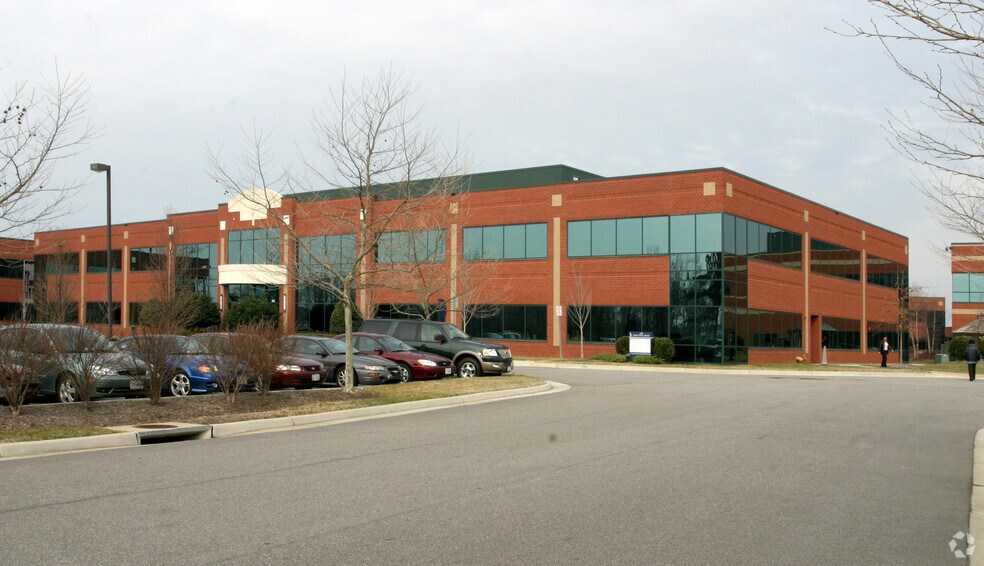 More Photos Of 1305 Executive Blvd, Chesapeake Office For Lease