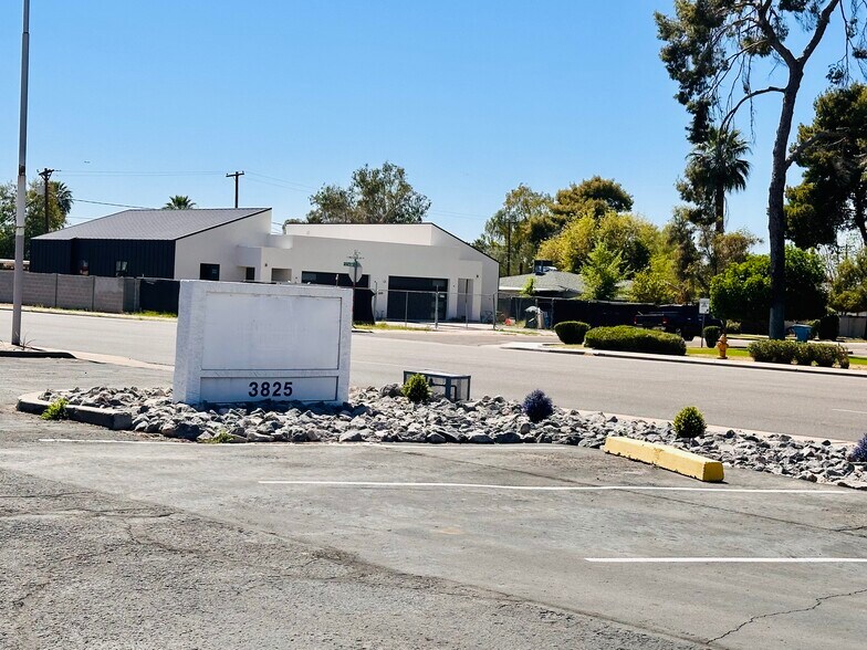 More Photos Of 3825 N 24th St, Phoenix Medical For Lease