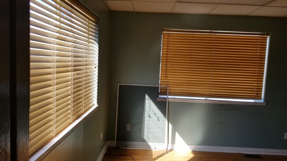 More Photos Of 12541 Minuteman Dr, Draper Auto Repair For Sale